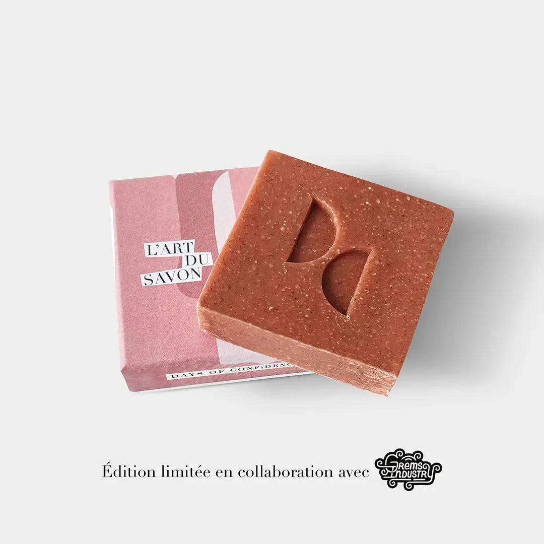 Photo savon radiance clarifiant rose savon nude sur packaging